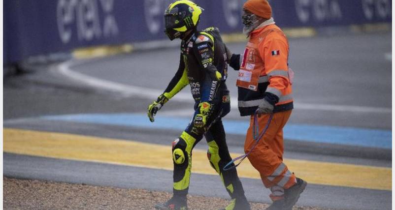 Sering Jatuh, Rossi Nampaknya Perlu Mendinginkan Kepala