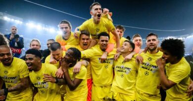 Borussia Dortmund merayakan kemenangan setelah mengamankan tiket final liga champions.