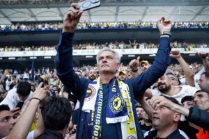 Jose Mourinho diumumkan sebagai pelatih Fenerbahce untuk mengakhiri penantian 10 tahun atas gelar juara liga