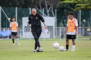 Nova Arianto: Indonesia U-16 Tak Terbebani Status Juara Bertahan