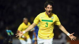 Bojan Hodak Jawab Rumor Persib Bandung Bakal Rekrut Alexandre Pato di Musim 2024/2025