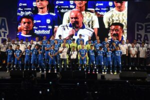 Persib Bandung Buka BRI Liga 1 2024/2025 Lawan PSBS Biak, Bojan Hodak: Bobotoh Dukung Kami Demi Kemenangan