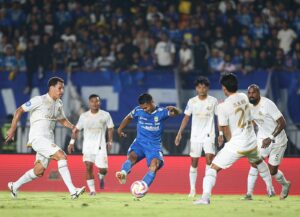 Hasil BRI Liga 1 2024/2025: Persib Bandung Ditahan Imbang Arema FC, 1 - 1