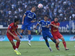 Hasil BRI Liga 1 2024/2025: Persib Bandung vs Persija Jakarta 2 - 0