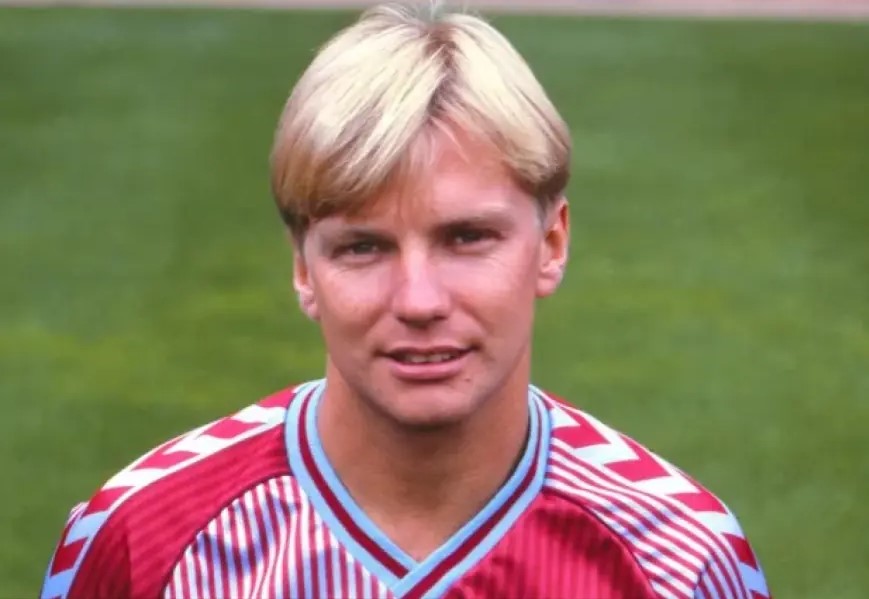 Gary Shaw. Aston Villa